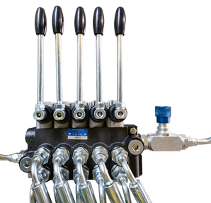 Hydraulic distributor for opening booms